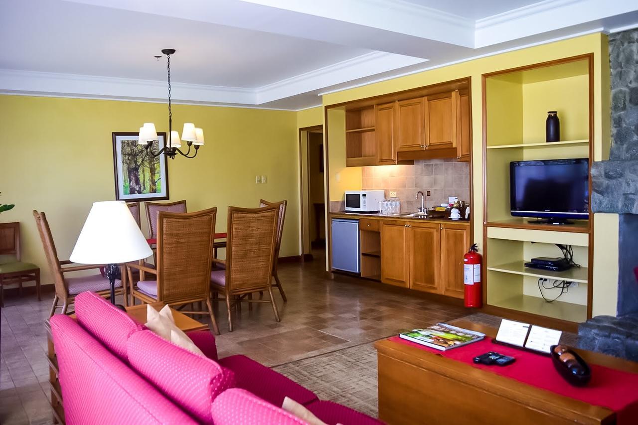 מלון באגויו The Manor At Camp John Hay מראה חיצוני תמונה